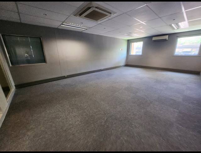 683M² OFFICE TO LET IN RANDJESPARK